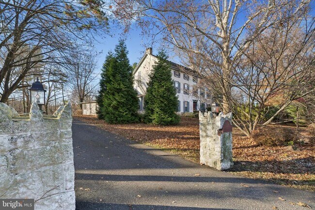 Building Photo - 1138 E Schuylkill Rd