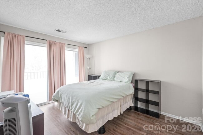 Building Photo - 2510 Cranbrook Ln