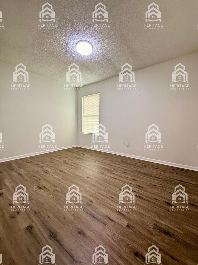 Building Photo - 101 N Bugle Dr