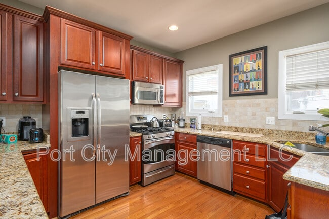 Building Photo - 9 Yogurt Ln