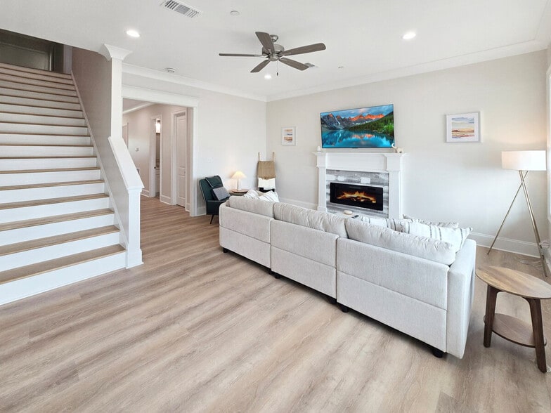 Building Photo - 996 Beach Blvd W