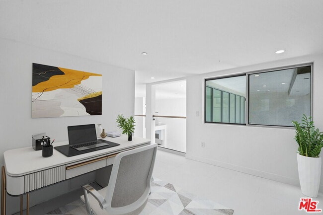 Building Photo - 621 Kings Rd