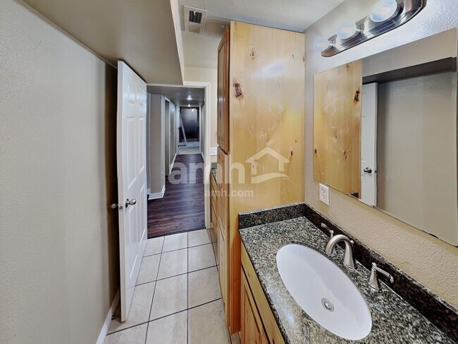 Building Photo - 1449 S 2490 E