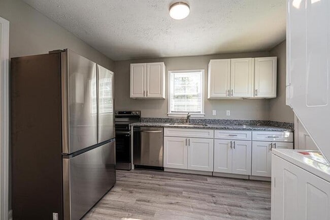 Building Photo - 184 Mill St