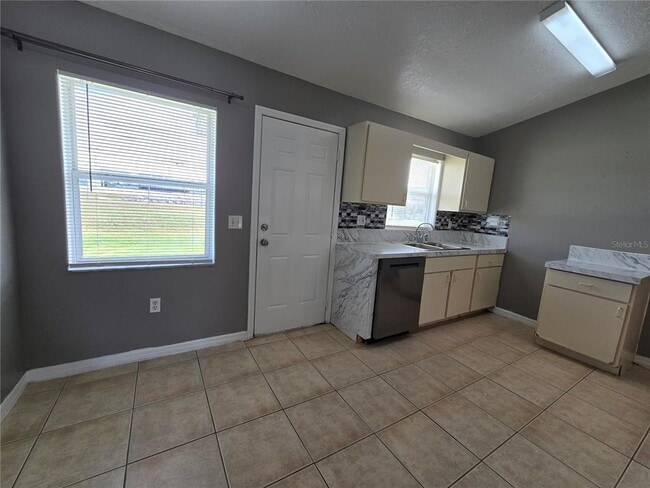 Building Photo - 3113 Julia Ct