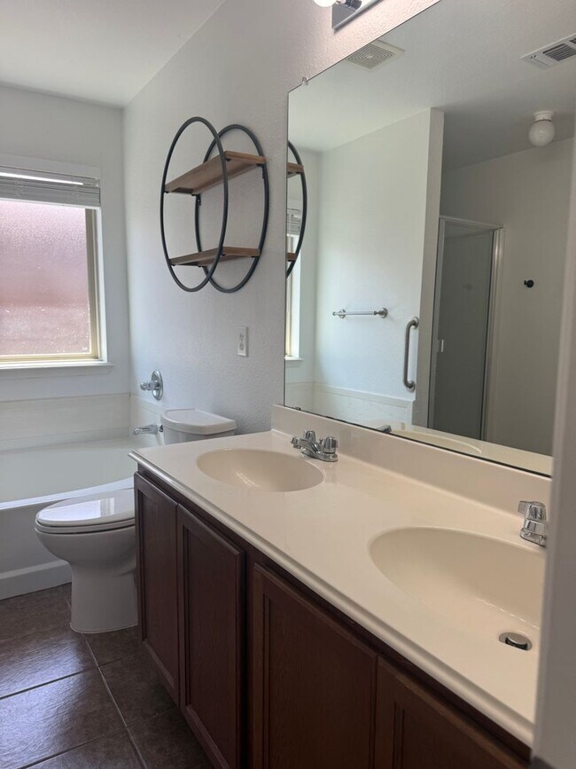 Building Photo - 4212 Agate Dr