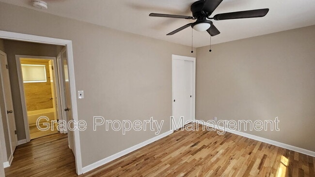 Building Photo - 7855 Kenwood St