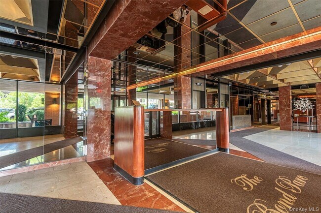 Building Photo - 12 Bond St