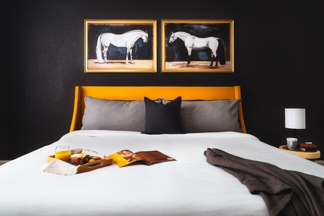 Building Photo - 715 Grandin Rd