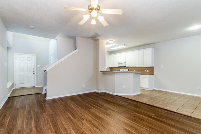 Building Photo - 215 N Burberry Park Cir