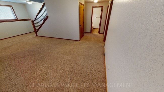 Building Photo - 5600 W Bakker Park Dr