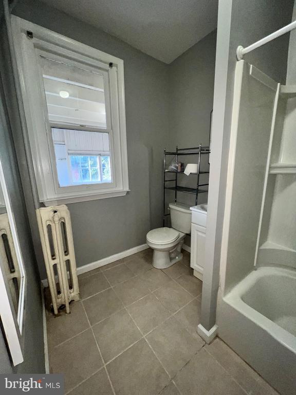 Building Photo - 129 W Miner St