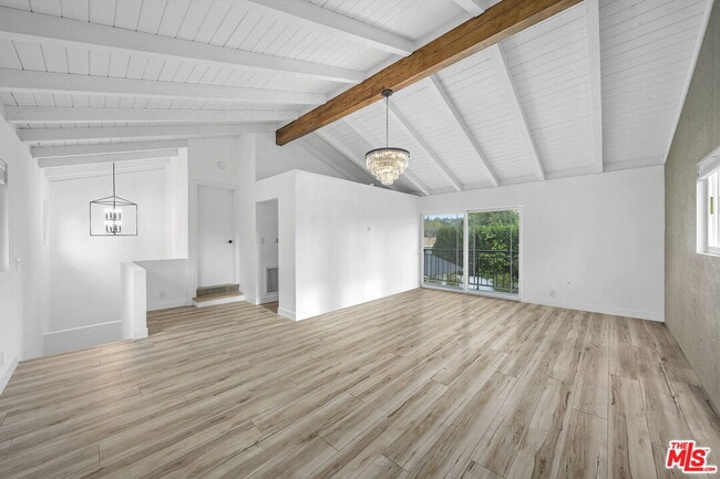 Building Photo - 5614 Ponce Ave