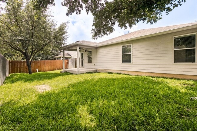 Building Photo - BEAUTIFUL SINGLE STORY HOME IN RETAMA SPRINGS