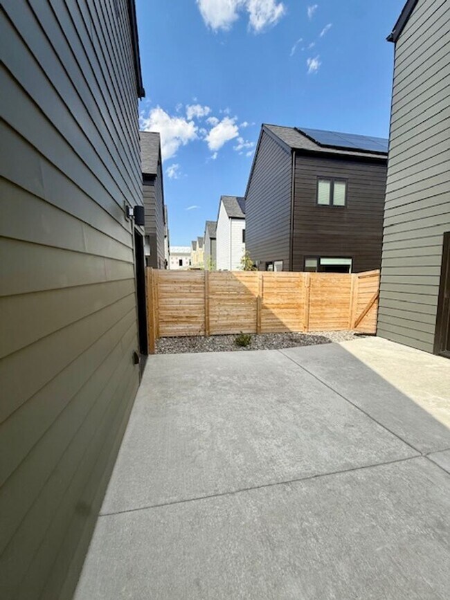 Building Photo - 2957 S 27th Ave