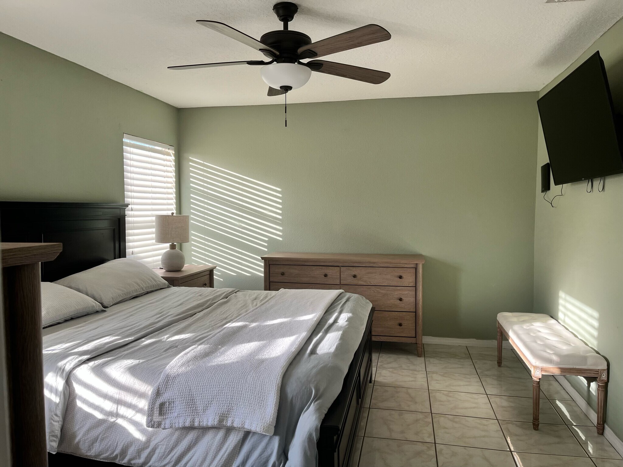 Building Photo - 111 Rosewood Ct