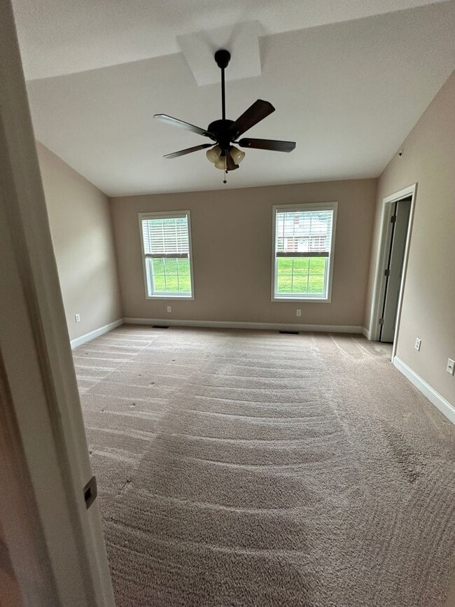 Building Photo - 2173 Versailles Dr
