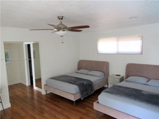 Building Photo - 1118 N 46th Ave