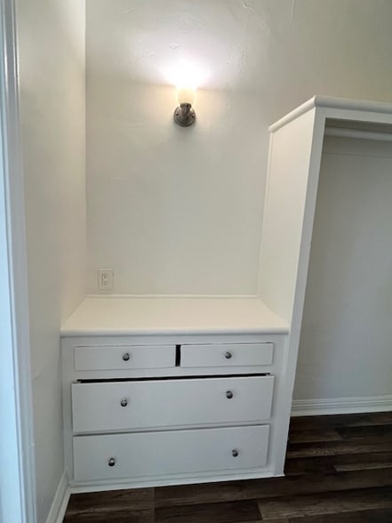 Building Photo - 2329 Crenshaw Blvd