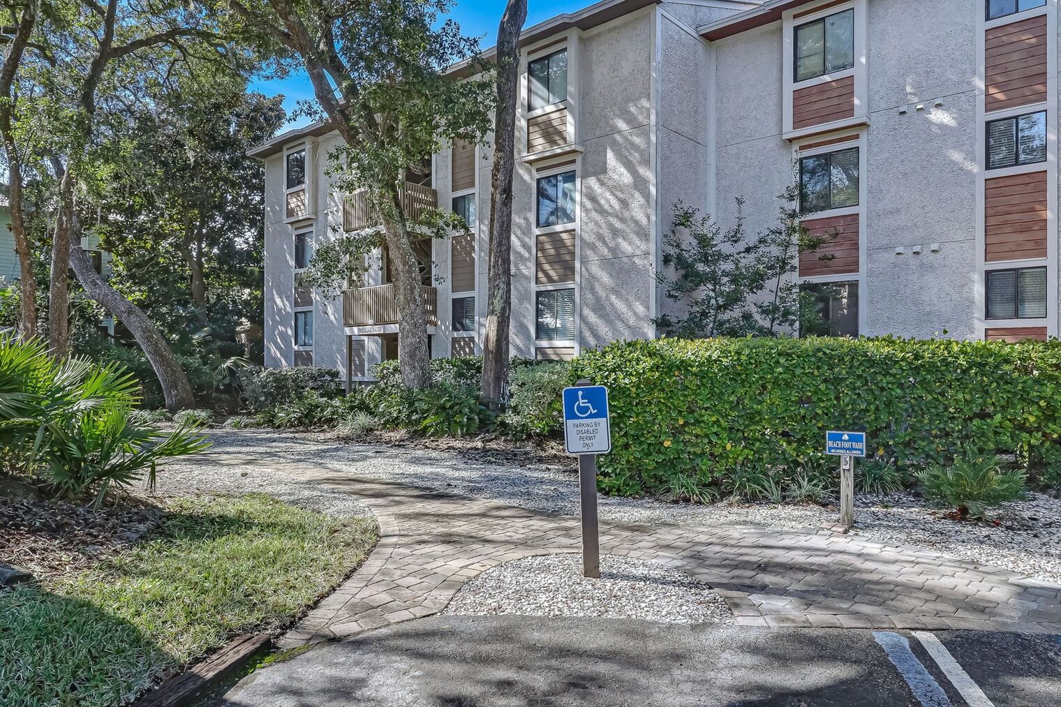 Building Photo - 2328 Sadler Rd