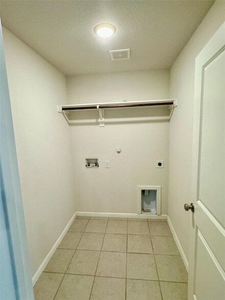 Building Photo - 6122 Heron Dr