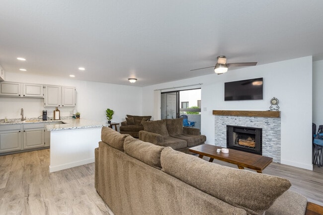 Building Photo - 2959 N 68th Pl