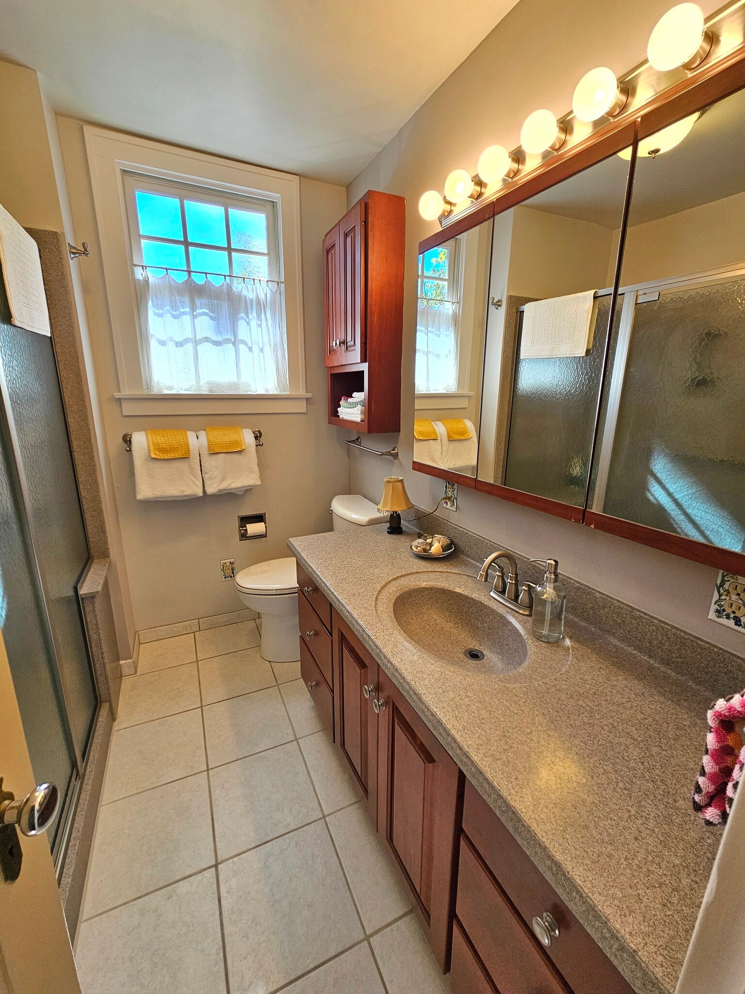 Upstairs Bathroom - 814 S Henderson St