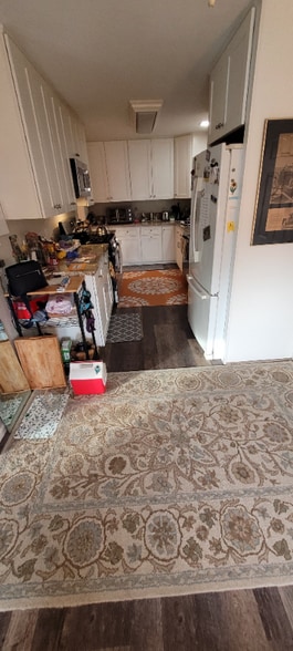 Building Photo - 5991 Howell Dr