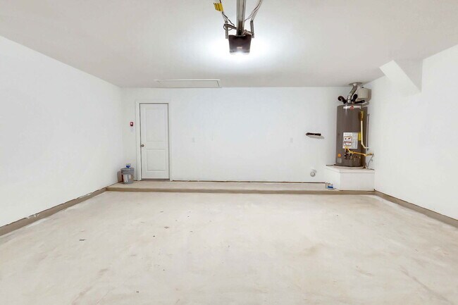 Building Photo - 271 Jefferson Dr