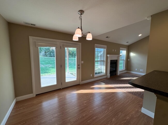 Building Photo - 4500 Weybridge Dr