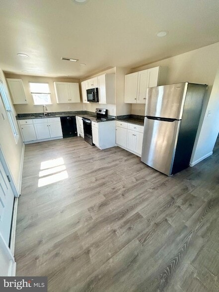 Building Photo - 34565 Main St