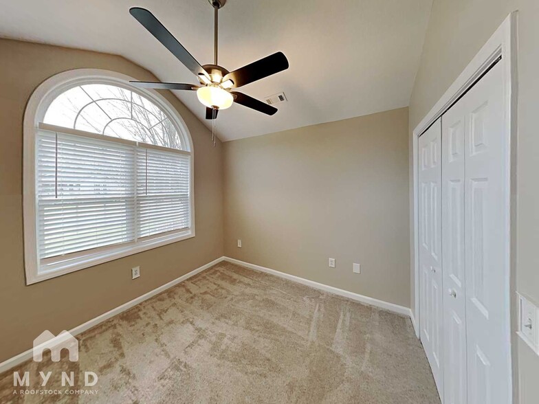 Building Photo - 816 St Andrews Pl