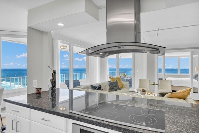 Building Photo - 550 S Ocean Blvd