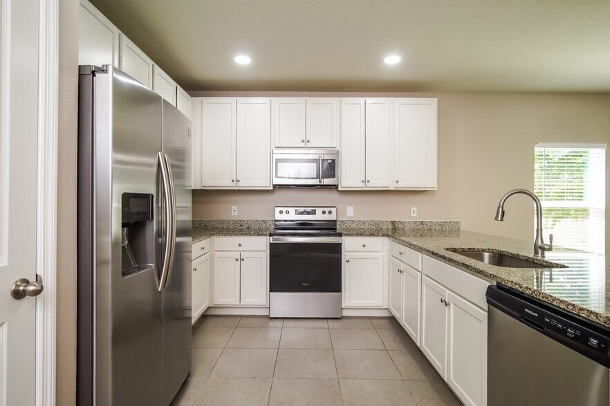 Building Photo - 651 Mercado Ct