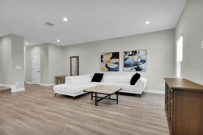 Building Photo - 13124 Holsinger Blvd