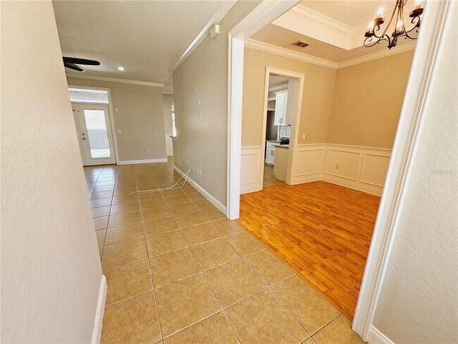 Building Photo - 1930 Saddlewood Ct