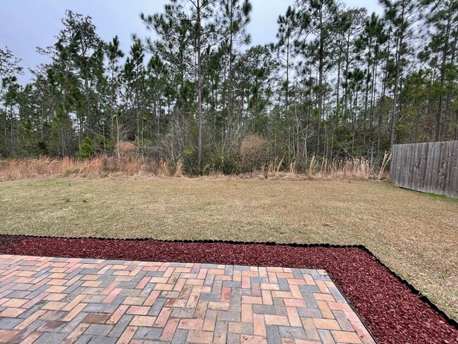 Building Photo - Berkshire Beauty