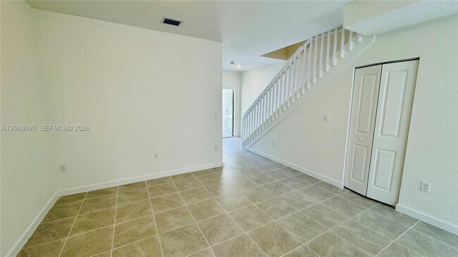 Building Photo - 2632 SE 27th Dr