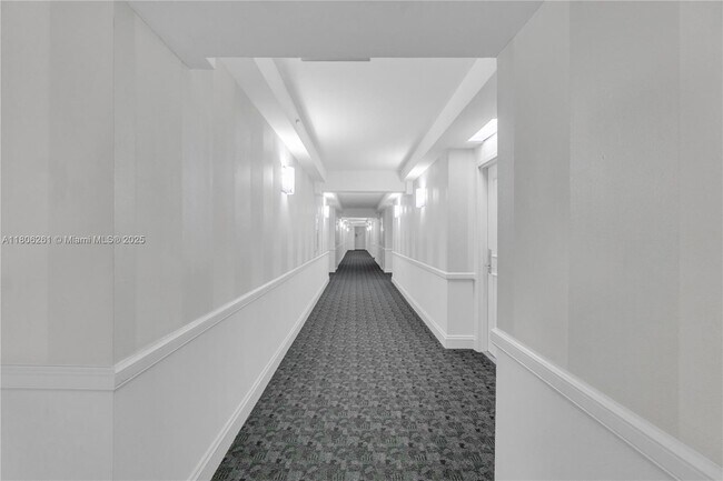 Building Photo - 1900 Sunset Harbour Dr