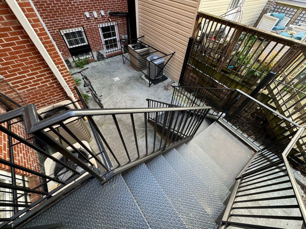 Building Photo - 911 Kennedy St NW