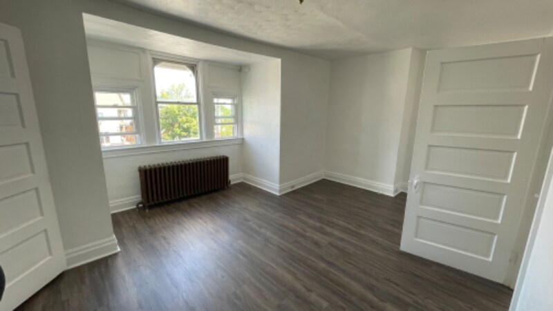 Building Photo - 2404 Charcot St