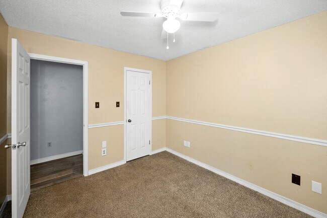 Building Photo - 115 Donna Cir