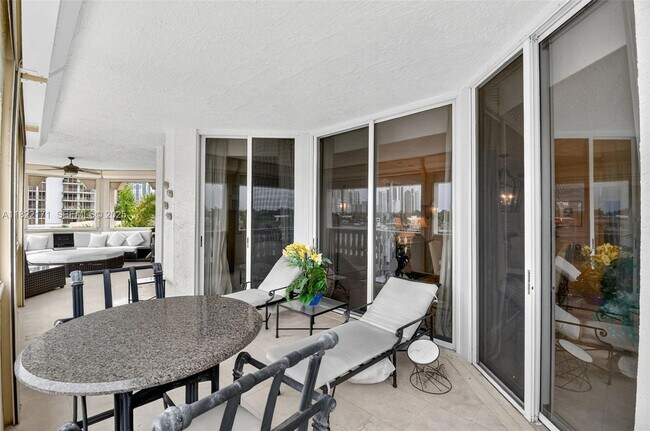 Building Photo - 19925 NE 39th Pl