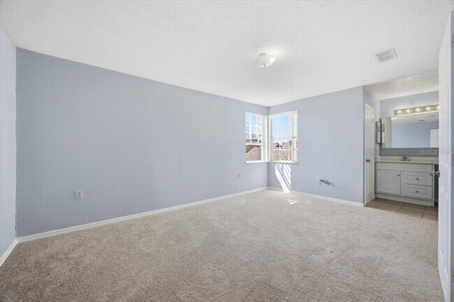 Building Photo - 713 Washington Palm Loop