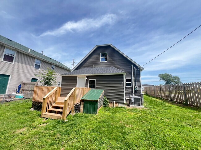 Building Photo - 3 Bed 2 Bath Springfield, Missouri
