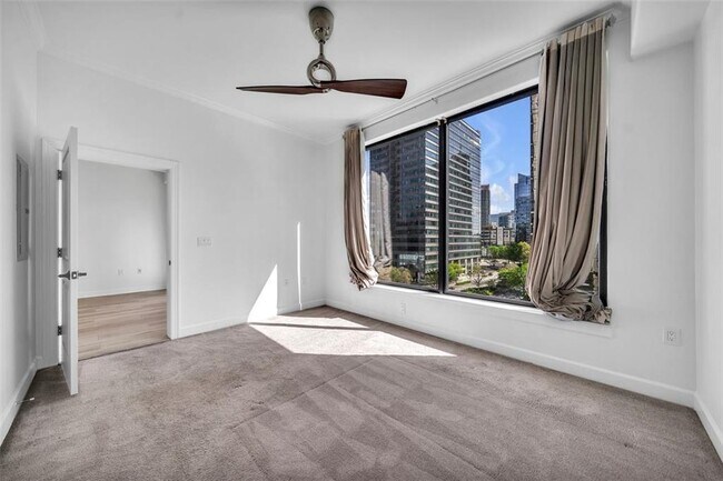 Building Photo - 3445 Stratford Rd NE