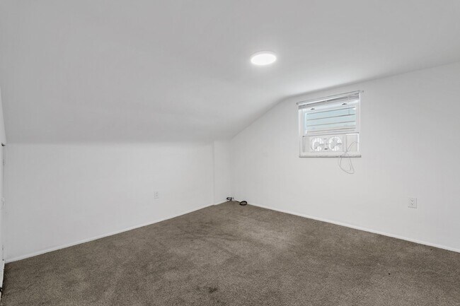 Building Photo - 17 E Sherman St