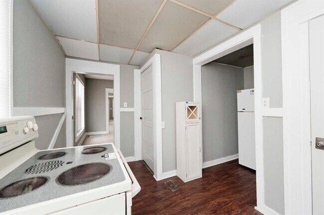 Building Photo - 2917 E Michigan St