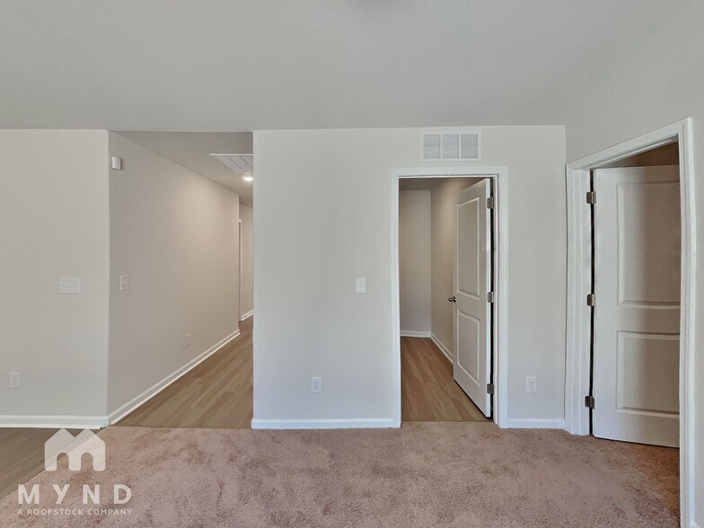 Building Photo - 126 Warwick Dr