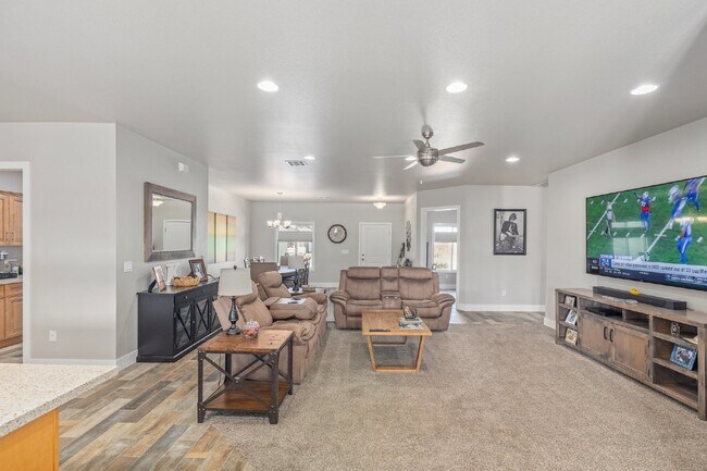 Building Photo - Spacious 4BD/3BA Pahrump Home w/ Dual Prim...